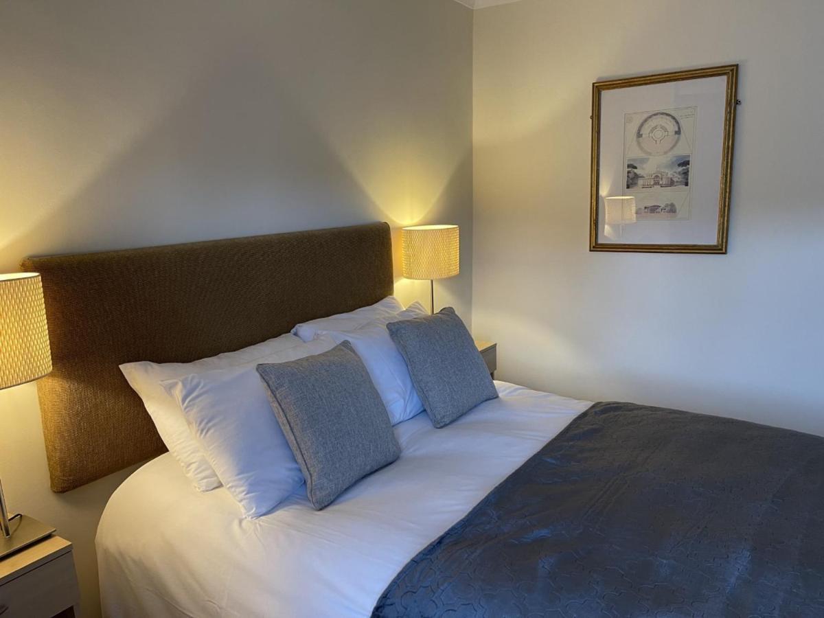 The Castle Hotel Llandovery Exterior photo