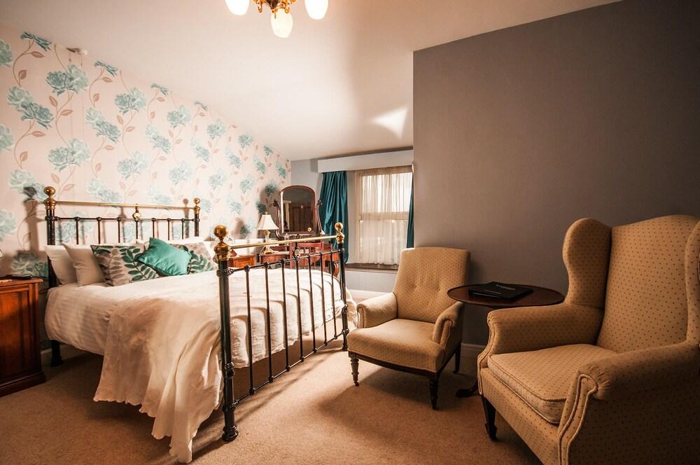 The Castle Hotel Llandovery Exterior photo