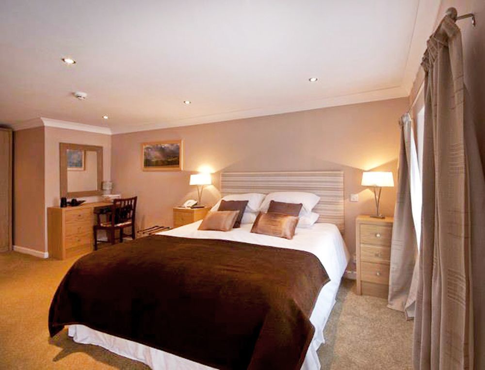 The Castle Hotel Llandovery Exterior photo