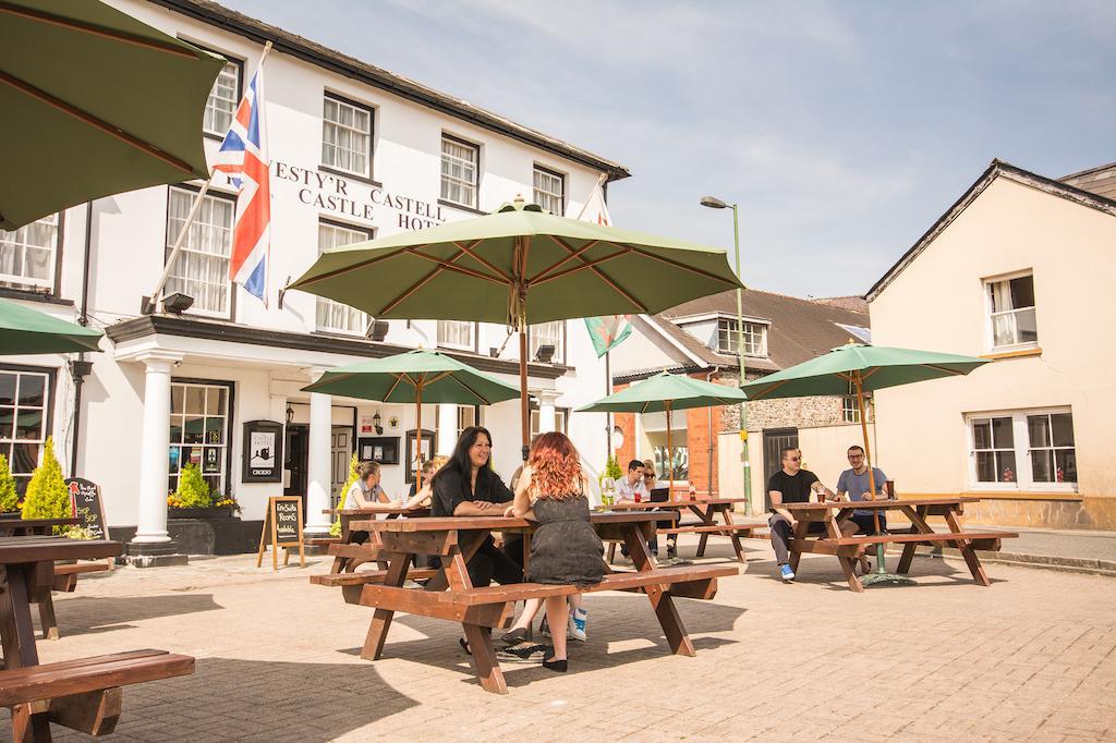 The Castle Hotel Llandovery Exterior photo